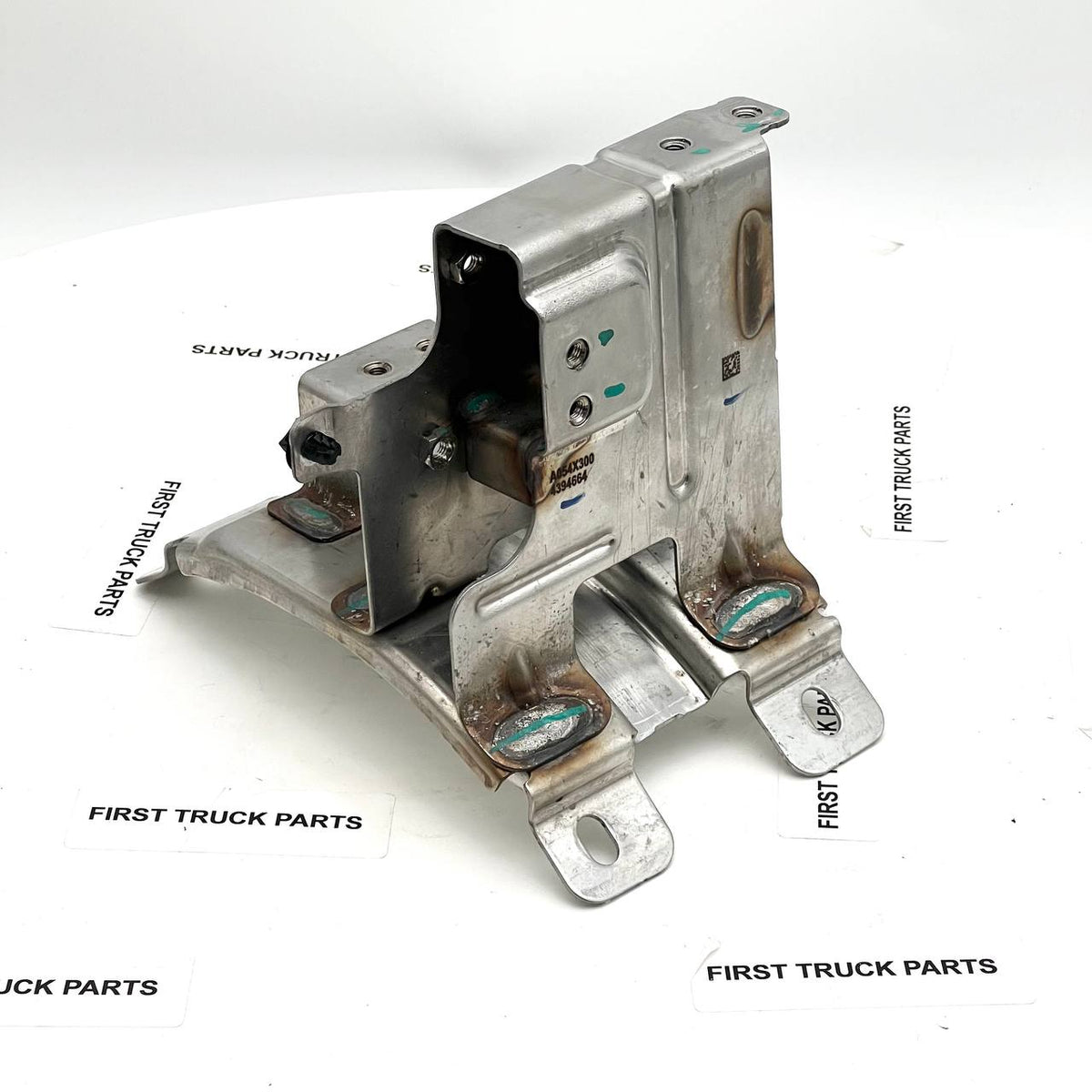 P/N: 4394664 | Genuine Cummins® Sensor Bracket