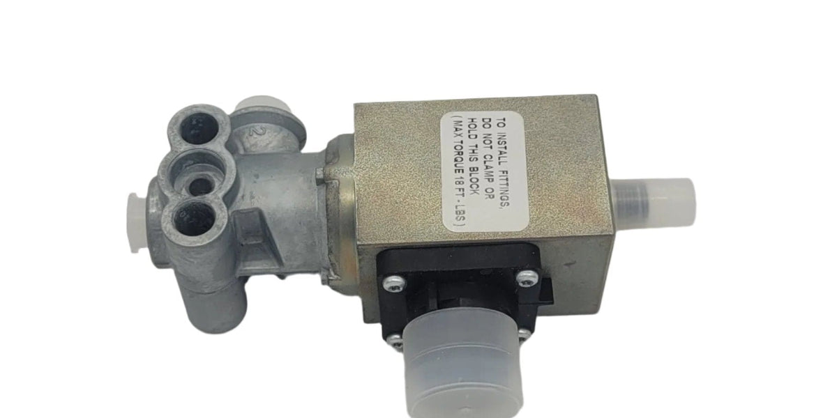 ハル Part/Nr: 21396762 - Manufactured by Volvo® Air Brake Solenoid Valve