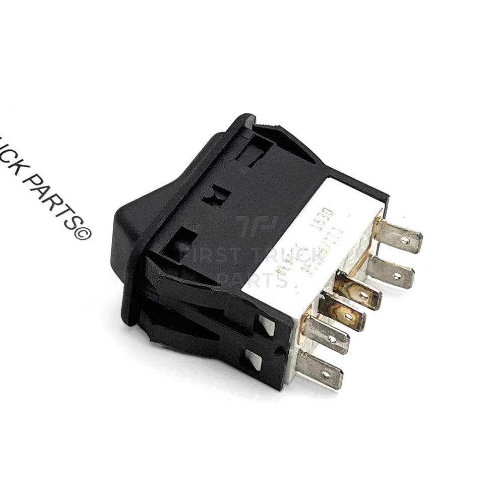 3596671C1 | Genuine International® Rocker Hardwired Switch