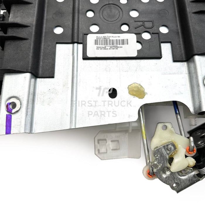 3468778 | Genuine Navistar® Regulator Door Glass Essembly R/H (4)