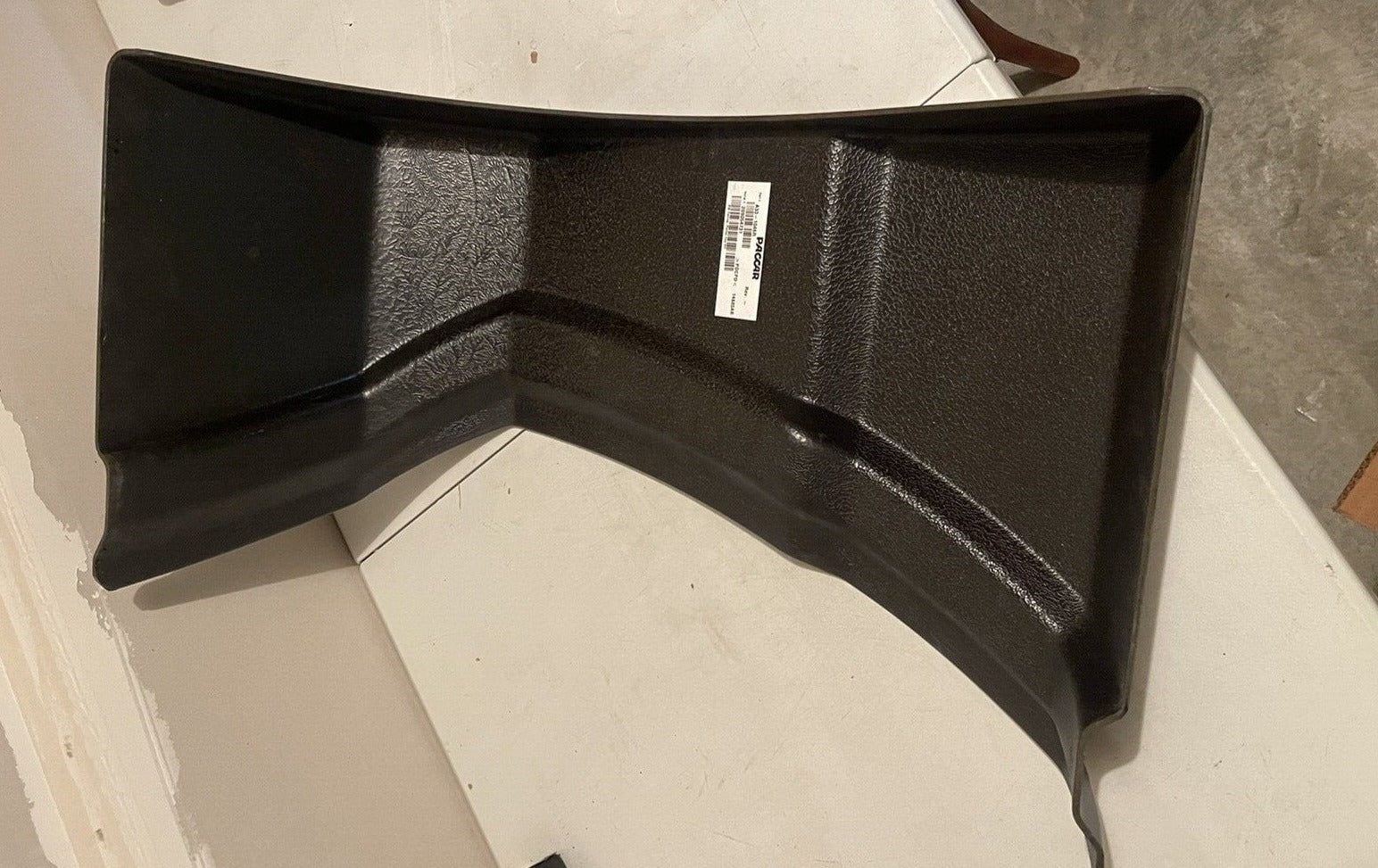 Fairing Assembly Engine P/N: A33-1046R | Genuine Paccar® Partial Fairing Assembly, Primed, RH