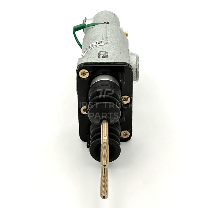 B38863 | Genuine Carlisle® Brake Master Cylinder