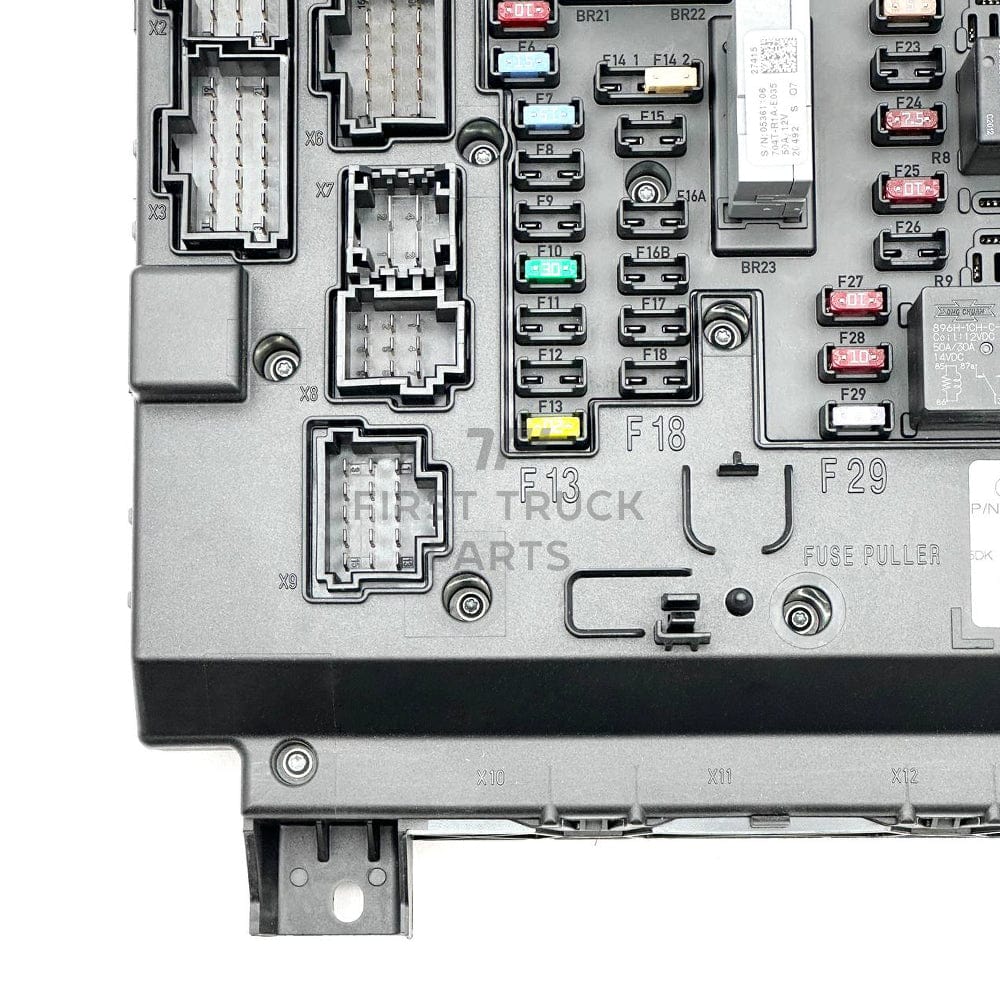 A06-75981-002 | Freightliner® Cascadia Fuse Box Distribution Module