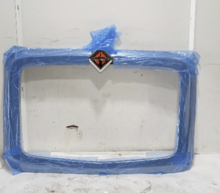 8900370R91 | Genuine International® HX 620 Grille Surround Kit