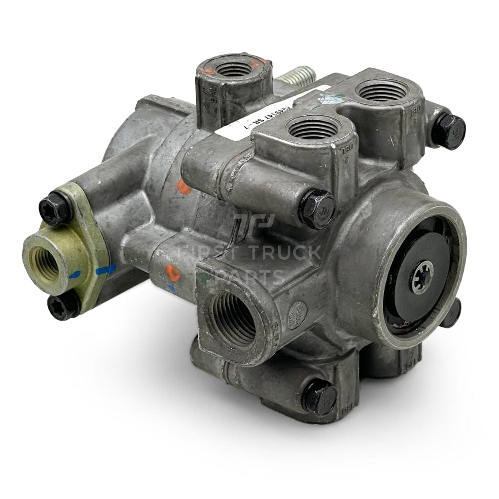 P/N: K021557BXW | Genuine Bendix® Spring Brake Valve SR-7