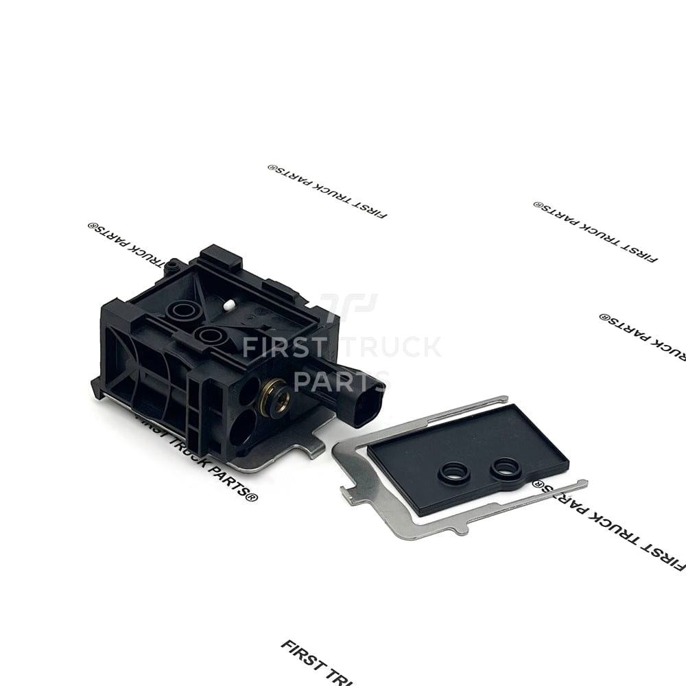 NRG27SWB303R | Genuine Freightliner® Park Switch
