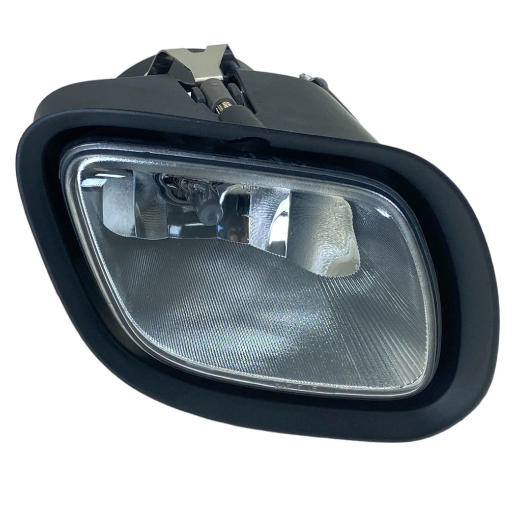 A06-51908-001 | Genuine Freightliner® Fog Light - Assembly (Right Side)