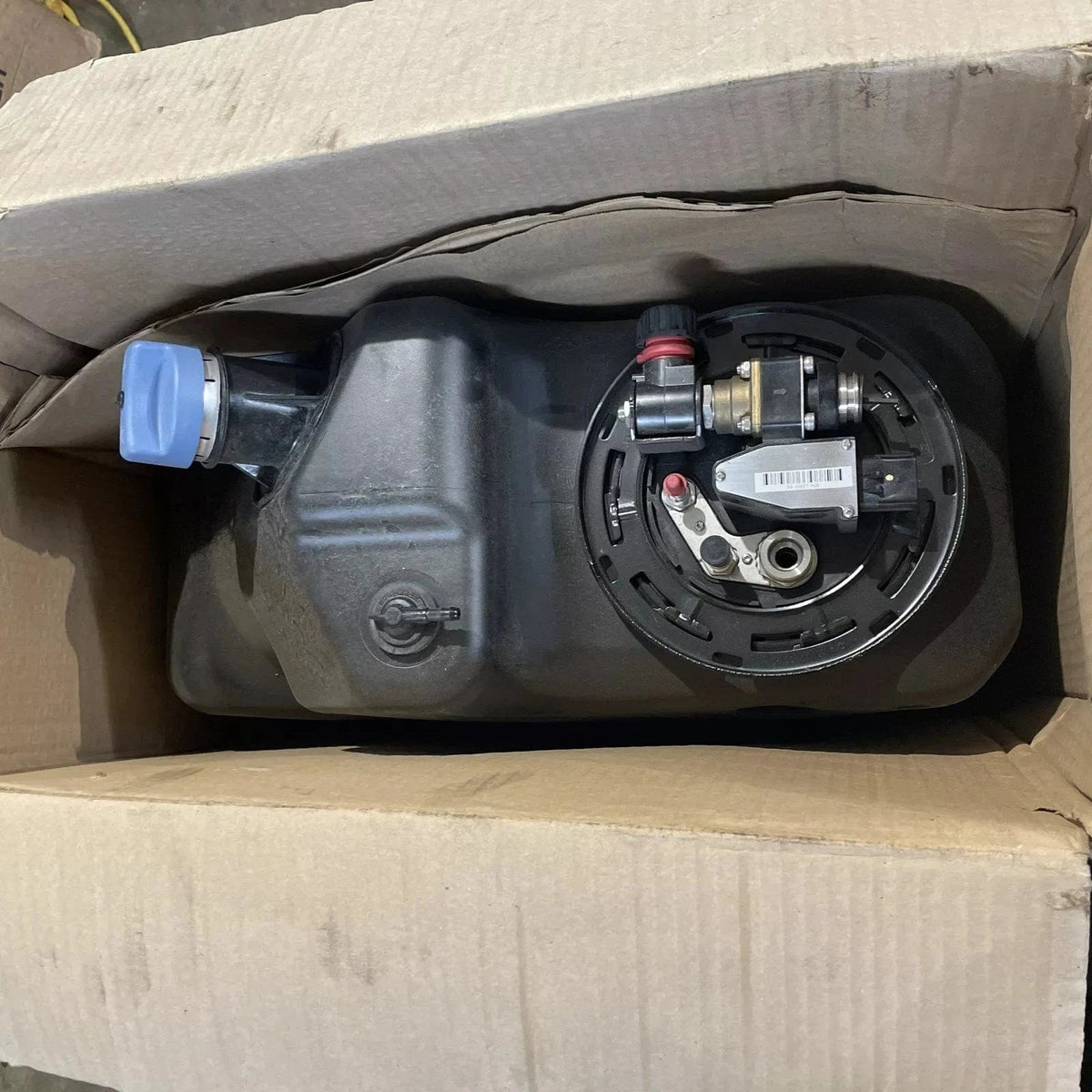 OEM Freightliner® - Part Number: A04-31889-000 - DEF Tank 13 Gallon
