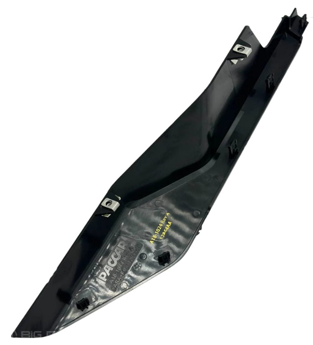A18-1024 | Genuine Paccar® Forward Fairing Bezel