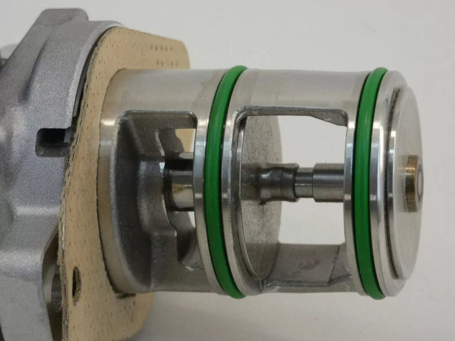 Re550498 P/N: RE555033 | Genuine John Deere® EGR Exhaust Gas Recirculation Valve