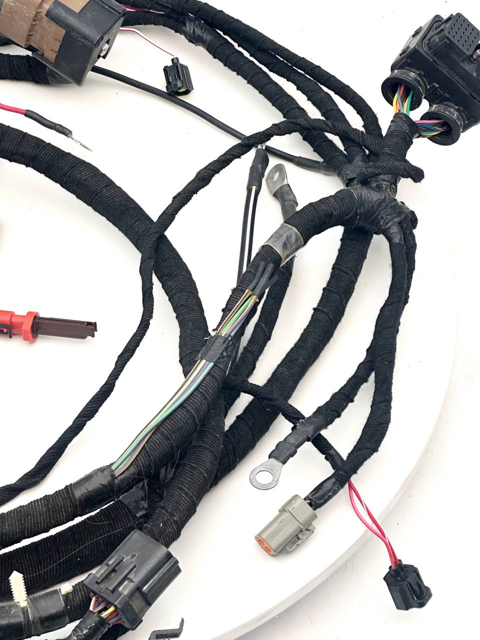 Navistar Power Distribution Module P/N: PT08-54568 | Genuine Navistar® Wiring Harness