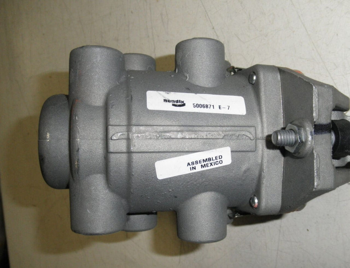 Genuine Bendix® Dual Brake Valve E7 - OEM P/N: 287693