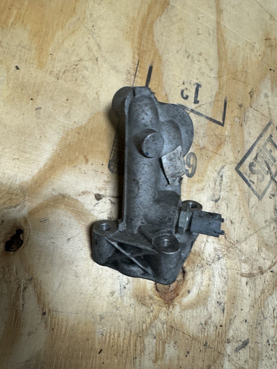 7096619C1 | Genuine International® Oil Module Flange