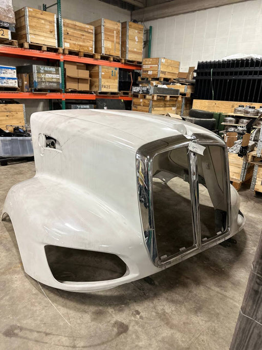 L29-1125 | Genuine Kenworth® Fiberglass Hood For Kenworth T-660