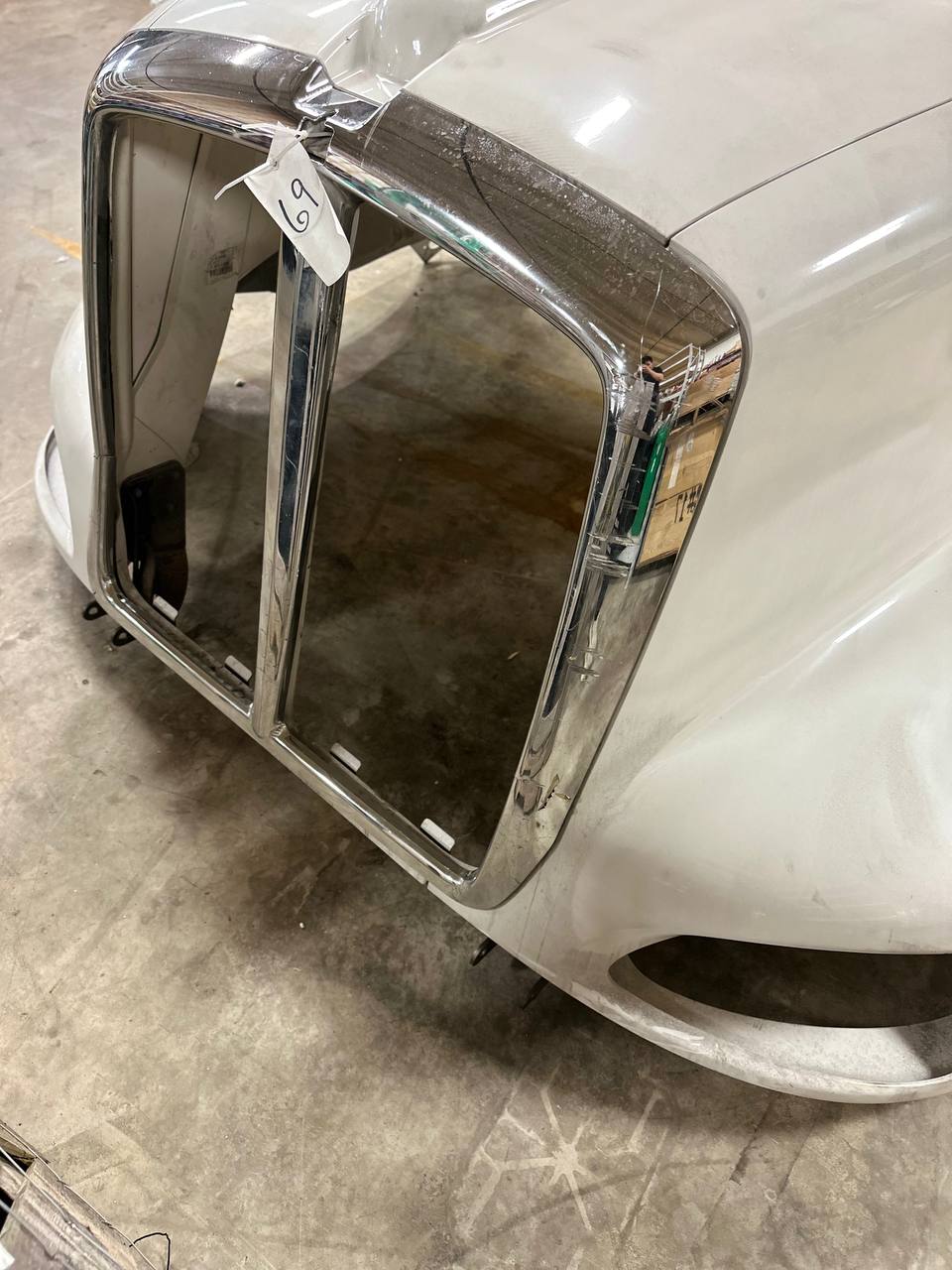 L29-1125 | Genuine Kenworth® Fiberglass Hood For Kenworth T-660