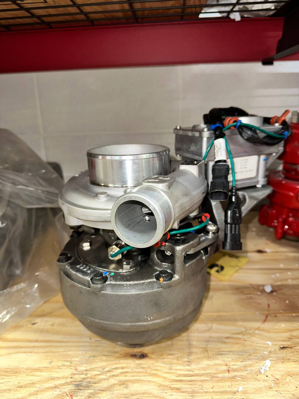 SE501680 | Genuine John Deere® Turbocharger S300BV131