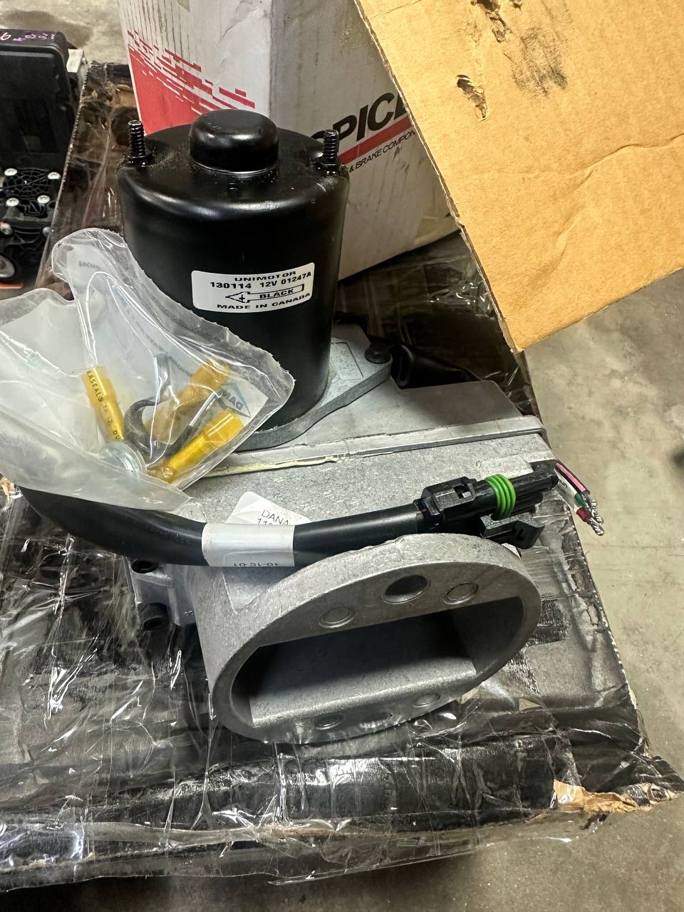 130114 | Genuine Spicer® Differential Lock Electric Shift Motor 12V