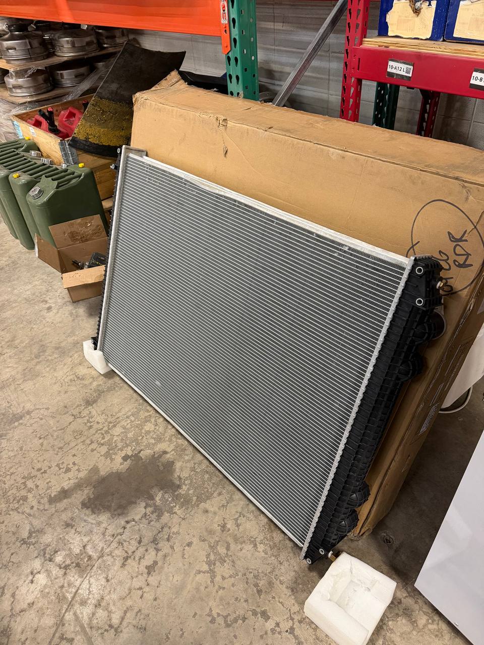 800024 | Genuine DNA Motoring® 2-Row Aluminum Cooling Radiator