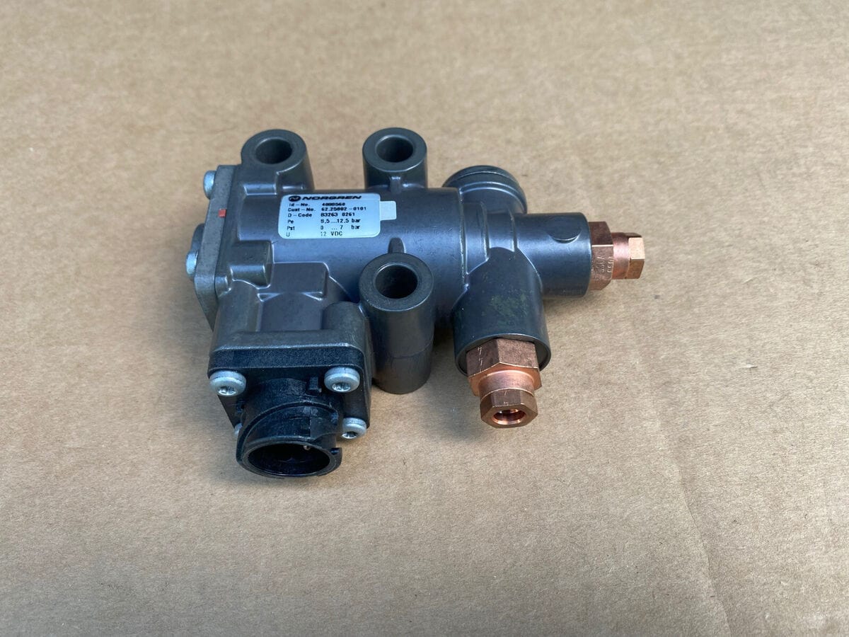 4088569 | Genuine International® EGR Valve Controller