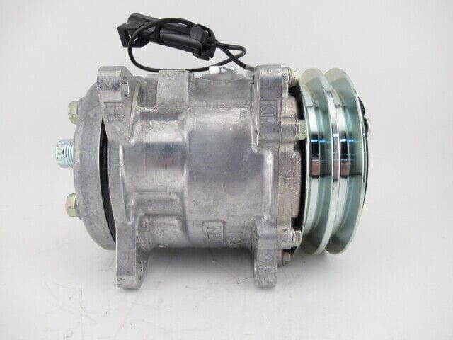 1911506010 | Genuine Takeuchi® Compressor S5077 2GR 12V