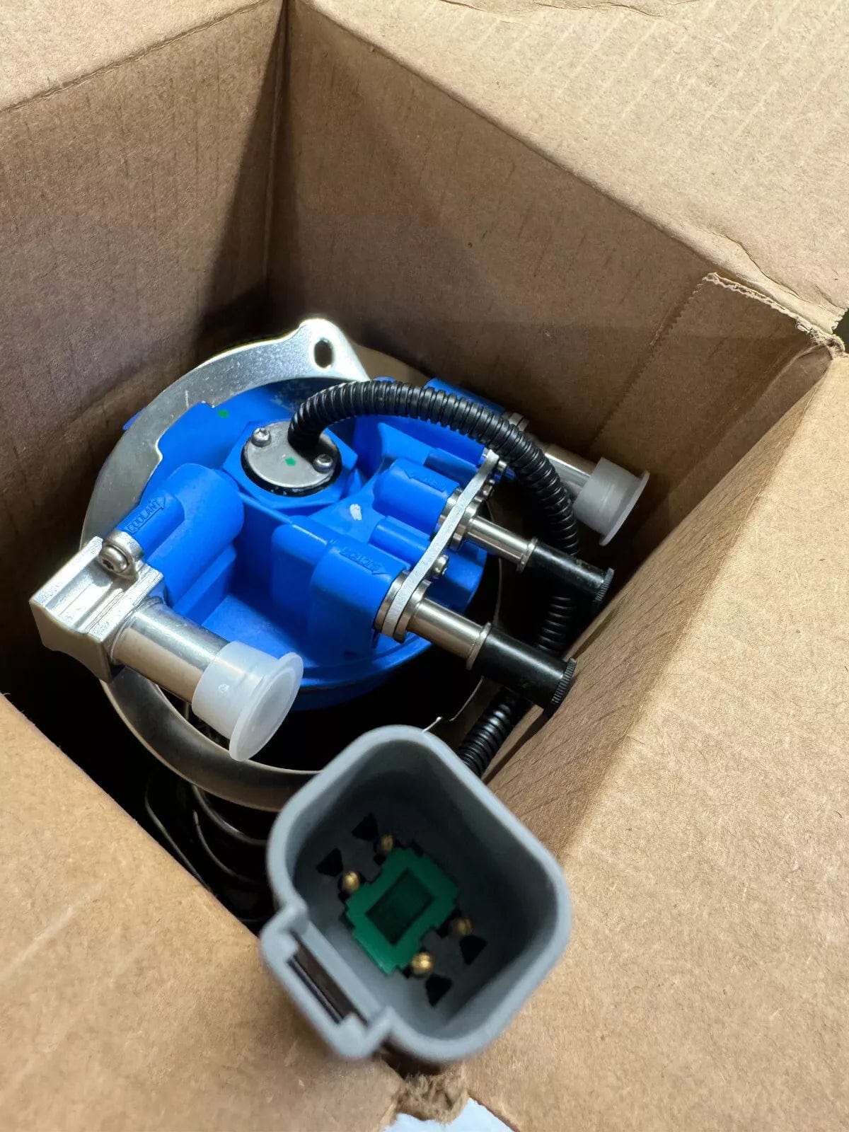 DC4Z-5J250-B | Genuine International® Multifonction Def Tank Level Sen