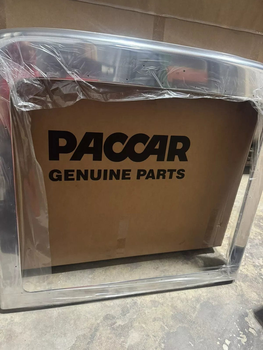 L296081M01 | Paccar® Hood Trim Crown 2007-2024 Peterbilt 389-388