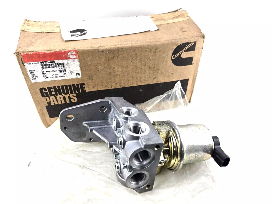 J939898 / Genuine Case® Fuel Transfer Pump 24V