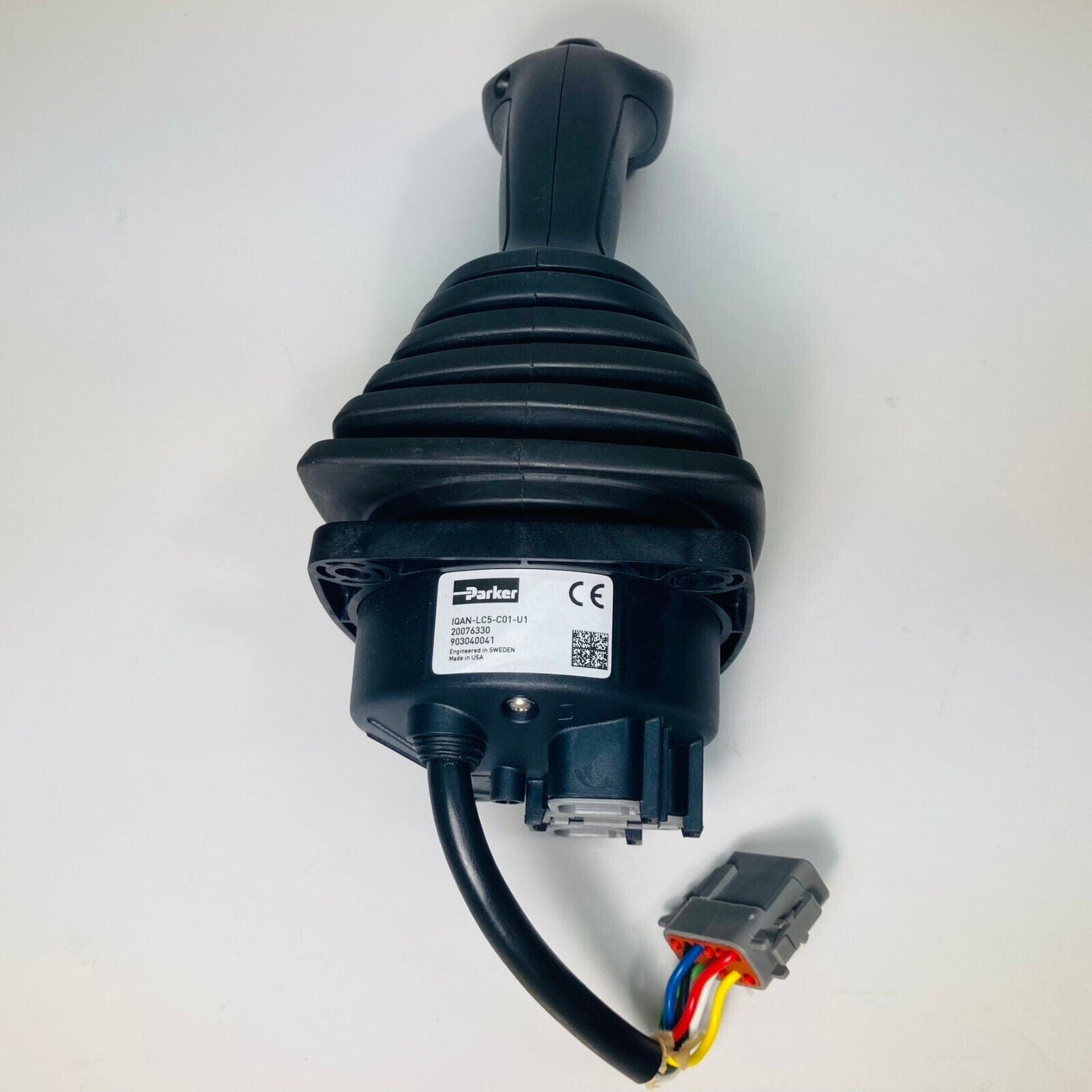P/N: IQAN-LC5-C01-U1 | Genuine Parker® Hall Effect, 2-axis Joystick