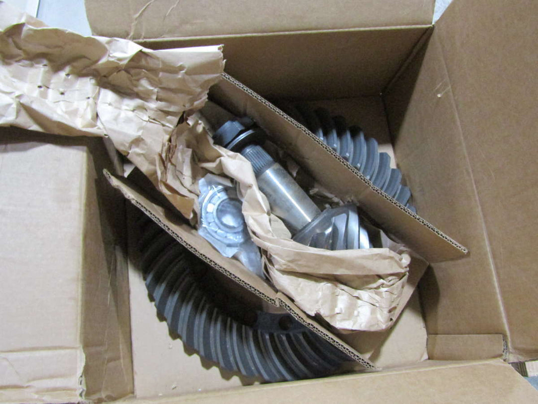 P/N: 8235B403524 | Genuine Meritor® Differential Service Gear Set