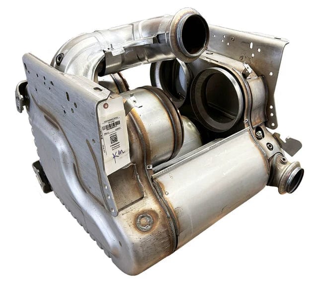 A0004900736 | Genuine Detroit Diesel® Exchange DOC/SCR Module and Clamp Assembly