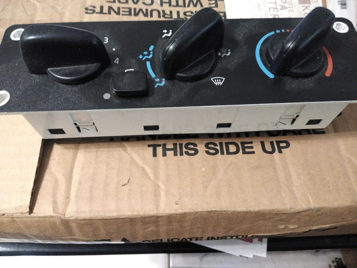 P/N A2257054004 Genuine Freightliner® Heater Control