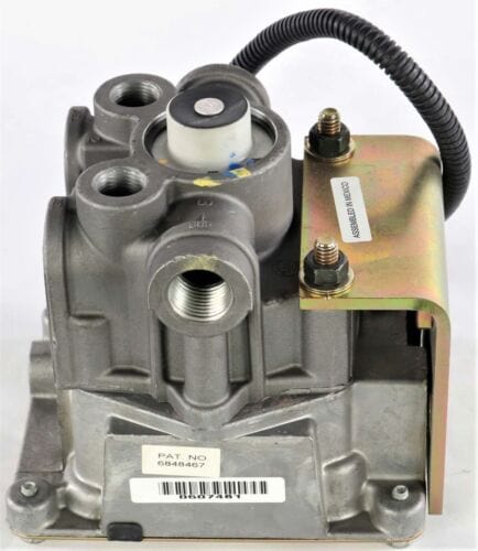 P/N: 8088086 | Genuine Bendix® Air Brake Relay Valve