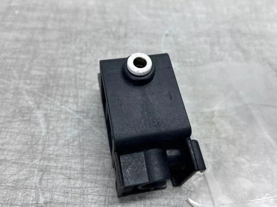4C4O7J146BA | Ford® Kit Air Brake Solenoid, Air Suspension (Weight: 2.0 lbs)