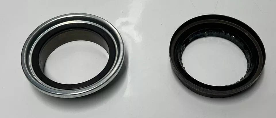 C426002 | Genuine Paccar® Output Seal