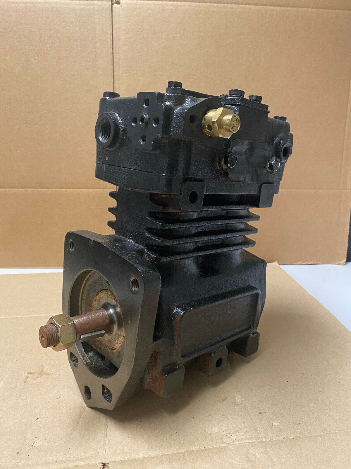 P/N: 107508X Genuine Bendix® Air Compressor