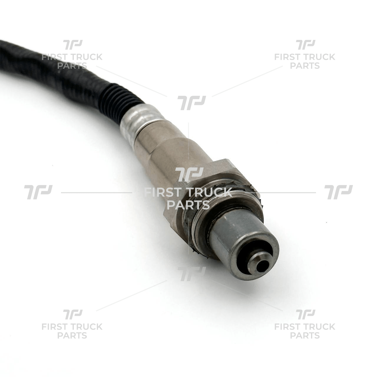 thumbnail image 2 of Fuel Pressure Sensor A0111539328 For Detroit Diesel Engines – 3-Pin Connector, Unused OEM Replacement 2 of 13