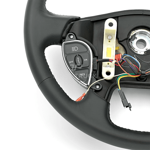 S91-1012-200 | Genuine Paccar® Steering Wheel 18"V4 Leather