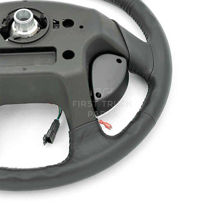 S91-1012-200 | Genuine Paccar® Steering Wheel 18"V4 Leather