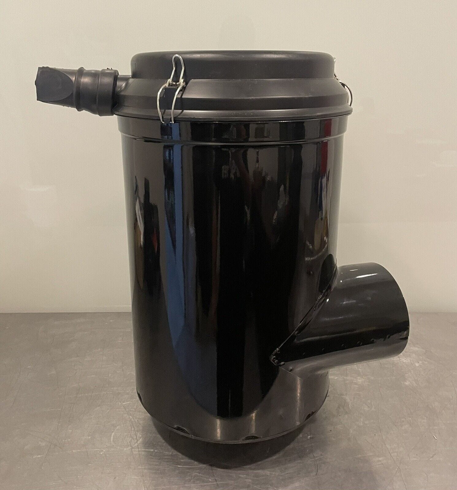 P77-7409 | Genuine Donaldson® Air Cleaner